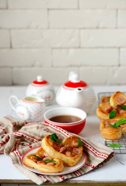 Puffs Com Salsichas Forma Coração Dia Dos Namorados Almoço — Fotografia de Stock