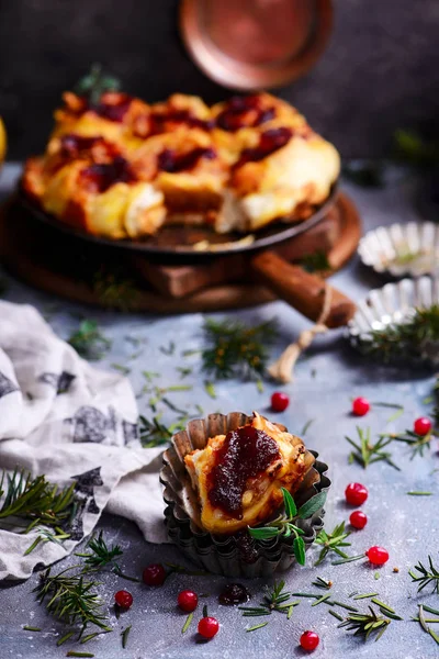 Pumpkin Brie Caramelized Onion Rolls Cranberry Glaze Style Rustic Selective — Stock Photo, Image