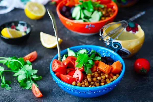 Vegetarischer Salat Mit Kichererbsen Lifestylestil Selektiver Fokus — Stockfoto
