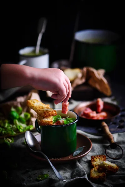 Brussels sprouts soup with bacon.dark photo — Stock Photo, Image
