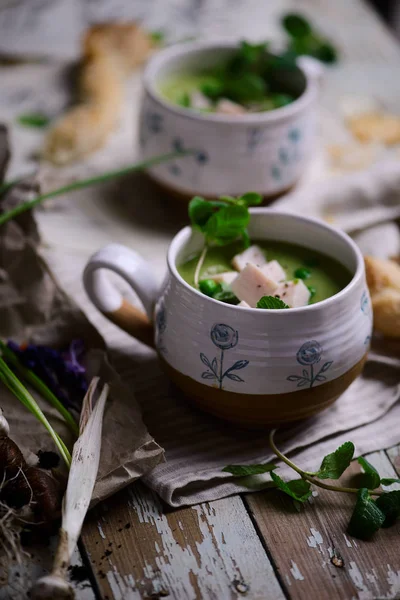 Minted, ham and pea cream soup — Stock Photo, Image