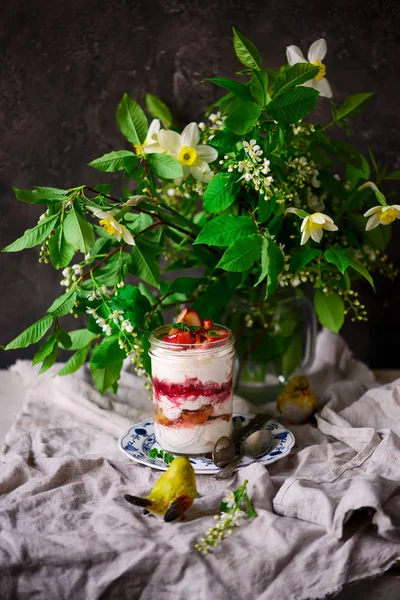 Cottage cheese and apples dessert. — Stock Photo, Image