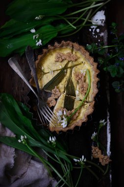 yabani sarımsak ile peynir tart.stil rustik