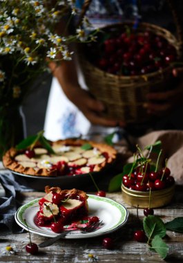 Vişneli Bademli Kek.tarzı rustik. doğal ışık