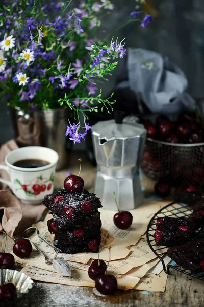 Black forest brownies.style rustic. — Stock Photo, Image