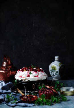 Bektaşi üzümü Pavlova... Stil vintage