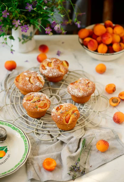 Damasco lavanda cakes.style rústico . — Fotografia de Stock