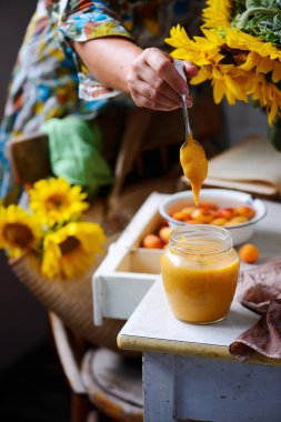 Cam kavanozda kayısı lor.tarzı rustik