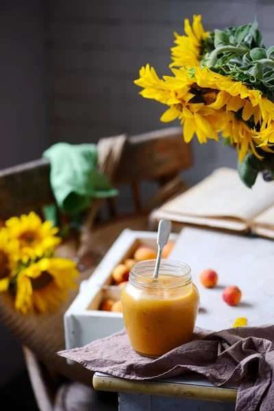 Apricot curd in glass jar.style rustic — Stock Photo, Image