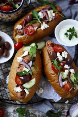 Yunan sosislileri... kırsal tarzda. 