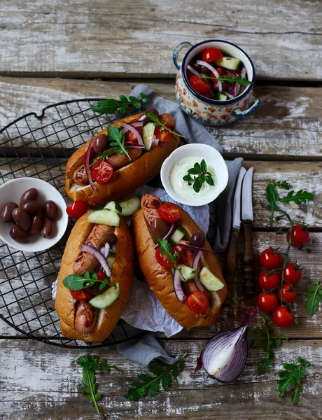 Grekiska varmkorv.. stil rustik — Stockfoto