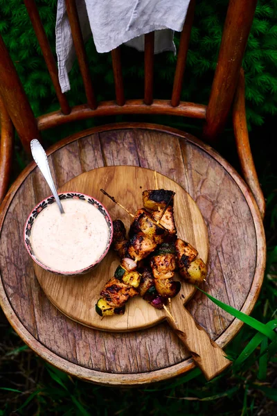 Chicken Honey Mustard Kebab Style Rustic Selective Focus — Stock Photo, Image