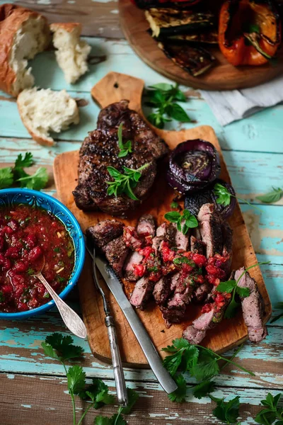 Grilovaný Steak Omáčkou Chimichurri Styl Rustic Selective Focus — Stock fotografie