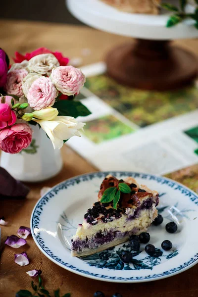 蓝莓芝士蛋糕 风格的葡萄酒 有选择的焦点 — 图库照片