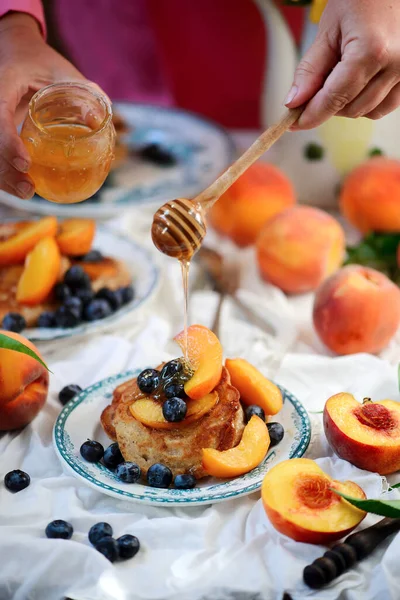 Peach Pancakes Stile Vintage Focus Selettivo — Foto Stock