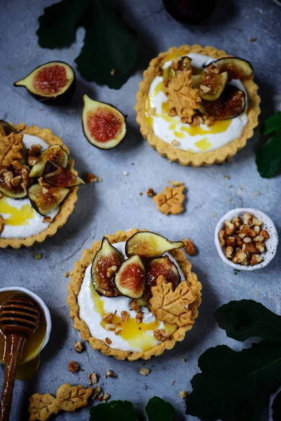 Fig Mel Mascarpone Tarts Vintage Foco Seletivo — Fotografia de Stock