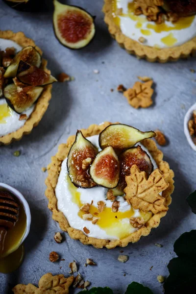 Fig Honey Mascarpone Tarts Vintage Selektivní Zaměření — Stock fotografie