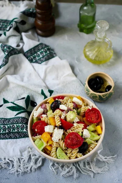 Griechischer Salat Mit Pasta — Stockfoto