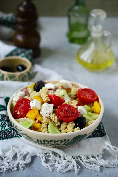 Griechischer Salat Mit Pasta — Stockfoto