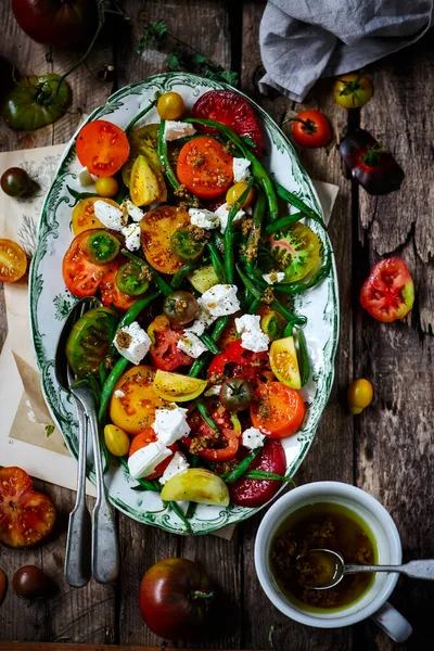 Yeşil Fasulye Domates Feta Salatası Tarz Rustik Seçici Odaklanma — Stok fotoğraf