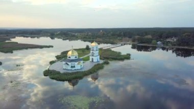 Kurtarıcı başkalaşım kilise, Rzhyschiv, Ukrayna