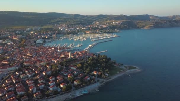 Letecký Pohled Staré Rybářské Město Izola Slovinsku Pobřeží Jaderského Moře — Stock video