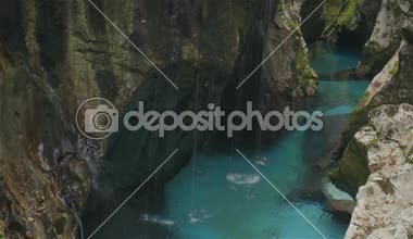 Velika Korita Gorge, Soca Vadisi, Slovenya 'da zümrüt suyu