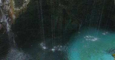 Velika Korita Gorge, Soca Vadisi, Slovenya 'da zümrüt suyu