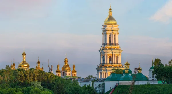 Cúpulas Kiev Pechersk Lavra Parte Superior Del Monumento Madre Patria —  Fotos de Stock