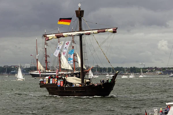 Kiel Alemania Junio 2018 Impresiones Del Desfile Barcos Altos Durante —  Fotos de Stock