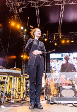 Kiel, Almanya - 22 Haziran 2018: Rock klasik açık hava 2018 Caroline ortak ve Heinz Rudolf Kunze ile Kieler Woche 2018 sırasında karşılamaktadır. 