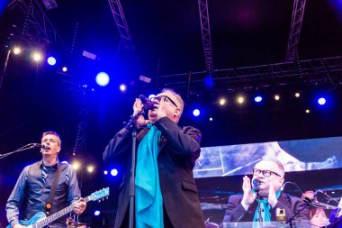 Kiel, Almanya - 22 Haziran 2018: Rock klasik açık hava 2018 Caroline ortak ve Heinz Rudolf Kunze ile Kieler Woche 2018 sırasında karşılamaktadır. 