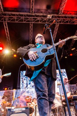 Kiel, Almanya - 22 Haziran 2018: Rock klasik açık hava 2018 Caroline ortak ve Heinz Rudolf Kunze ile Kieler Woche 2018 sırasında karşılamaktadır. 