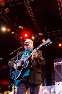 Kiel, Almanya - 22 Haziran 2018: Rock klasik açık hava 2018 Caroline ortak ve Heinz Rudolf Kunze ile Kieler Woche 2018 sırasında karşılamaktadır. 