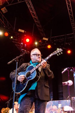 Kiel, Almanya - 22 Haziran 2018: Rock klasik açık hava 2018 Caroline ortak ve Heinz Rudolf Kunze ile Kieler Woche 2018 sırasında karşılamaktadır. 