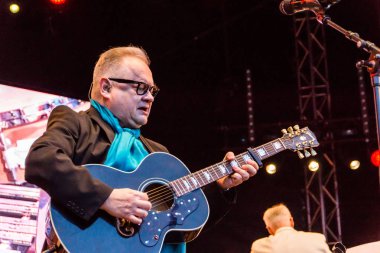 Kiel, Almanya - 22 Haziran 2018: Rock klasik açık hava 2018 Caroline ortak ve Heinz Rudolf Kunze ile Kieler Woche 2018 sırasında karşılamaktadır. 