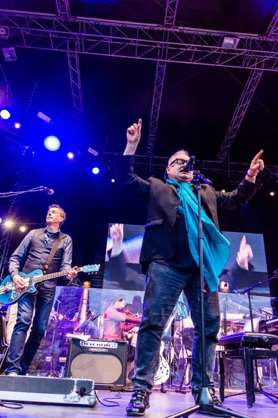 Kiel, Almanya - 22 Haziran 2018: Rock klasik açık hava 2018 Caroline ortak ve Heinz Rudolf Kunze ile Kieler Woche 2018 sırasında karşılamaktadır. 