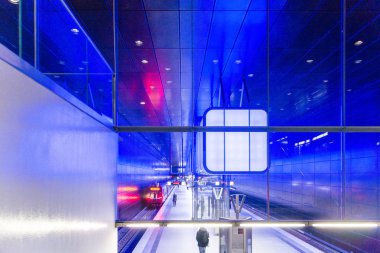 Metro durağı Hafen City, Hamburg, Almanya