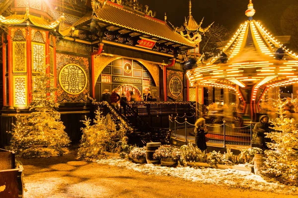 Jardim Tivoli Iluminado Copenhague Dinamarca Durante Noite Época Natal — Fotografia de Stock