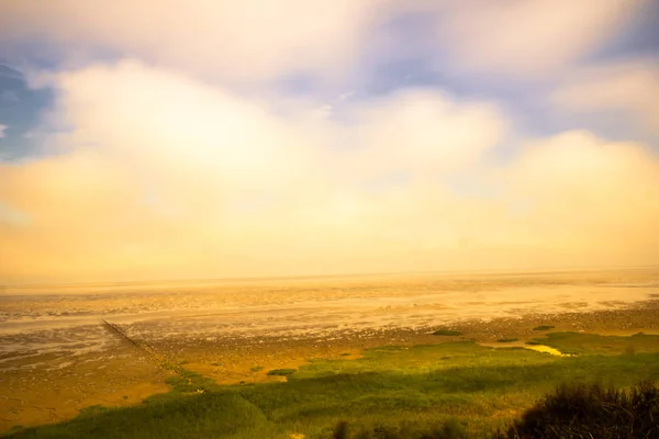 Morsum cliff, Sylt, Kuzey Almanya, ada Ağustos 2018 yılında Kuzey Denizi'nde