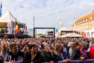 Kiel, Almanya - 21 Haziran 2019 Kiel, Kiel 'in en büyük korosunu söylüyor