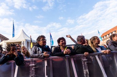 Kiel, Almanya - 21 Haziran 2019 Kiel, Kiel 'in en büyük korosunu söylüyor