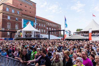 Kiel, Almanya - 21 Haziran 2019 Kiel, Kiel 'in en büyük korosunu söylüyor
