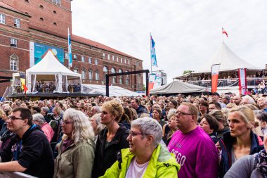 Kiel, Almanya - 21 Haziran 2019 Kiel, Kiel 'in en büyük korosunu söylüyor