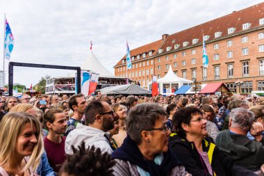 Kiel, Almanya - 21 Haziran 2019 Kiel, Kiel 'in en büyük korosunu söylüyor