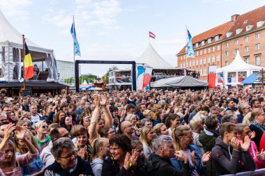Kiel, Almanya - 21 Haziran 2019 Kiel, Kiel 'in en büyük korosunu seslendirmektedir.