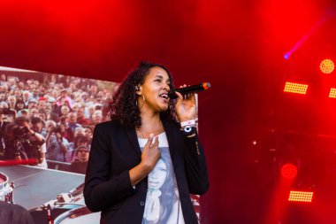 Kiel, Almanya - 22 Haziran 2019: Cassandra Steen & Band Kiel haftası boyunca Rathaus Sahnesi 'nde sahne alacak