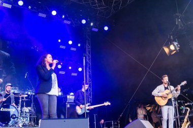 Kiel, Almanya - 22 Haziran 2019: Cassandra Steen & Band Kiel haftası boyunca Rathaus Sahnesi 'nde sahne alacak