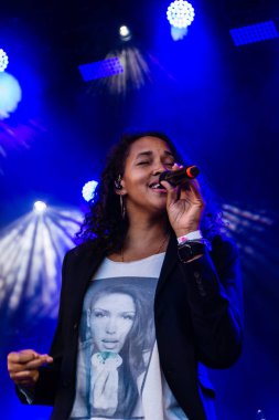 Kiel, Almanya - 22 Haziran 2019: Cassandra Steen & Band Kiel haftası boyunca Rathaus Sahnesi 'nde sahne alacak