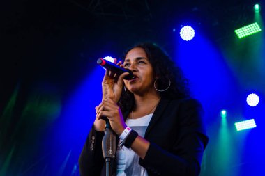 Kiel, Almanya - 22 Haziran 2019: Cassandra Steen & Band Kiel haftası boyunca Rathaus Sahnesi 'nde sahne alacak